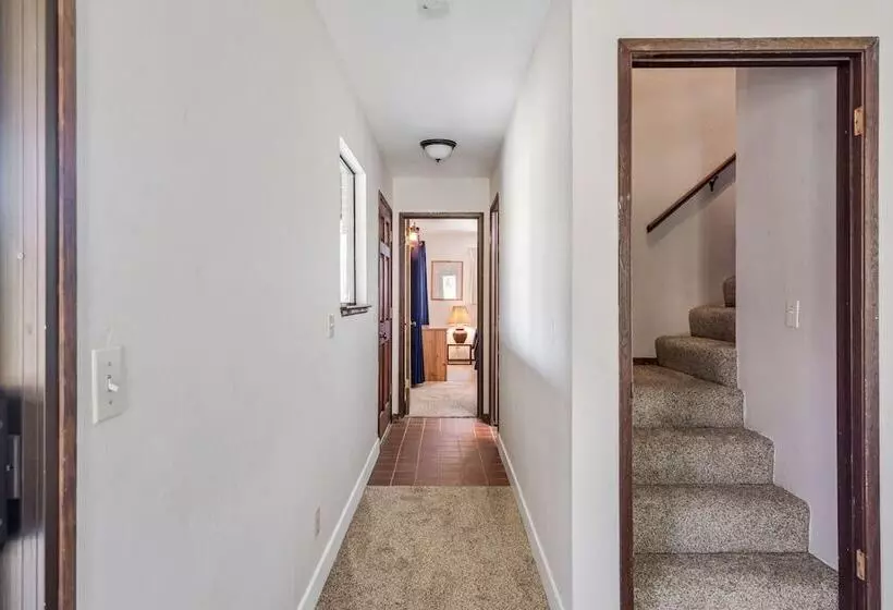 The Big Easy   Lakefront Only 1 Mile To Popular Marina Beach! By Yosemite Region Resorts