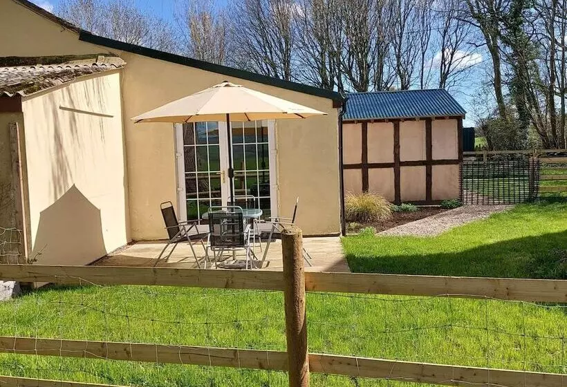 Spacious 1 Bed Lodge In Clifford, Hereford