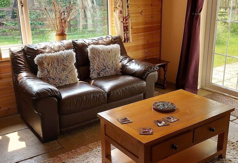 Spacious 1 Bed Lodge In Clifford, Hereford