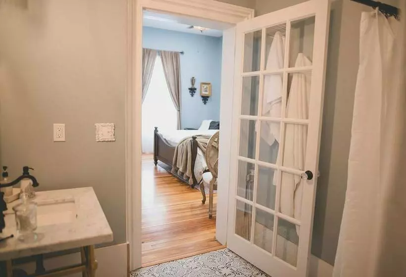 Aamiaismajoitus (B&B) Boonville Luxury Lodging