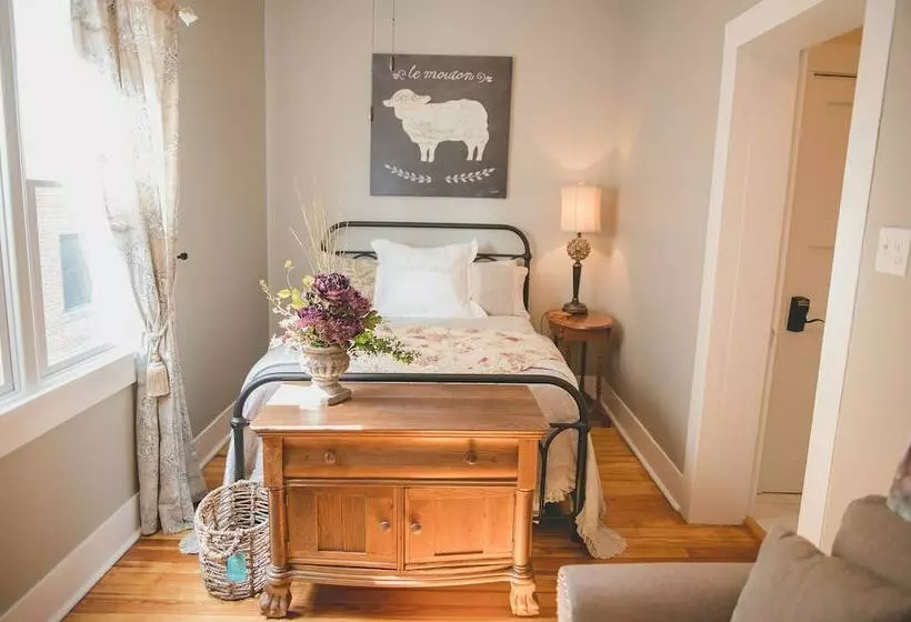 Aamiaismajoitus (B&B) Boonville Luxury Lodging