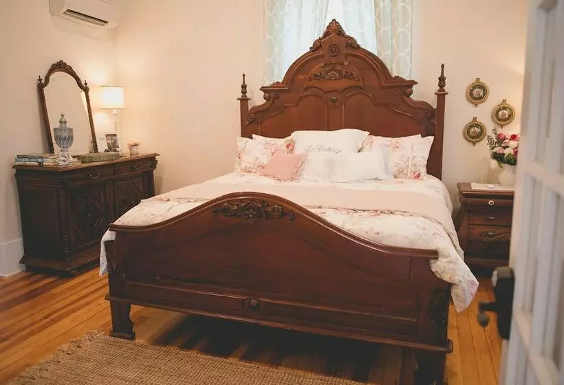 Aamiaismajoitus (B&B) Boonville Luxury Lodging