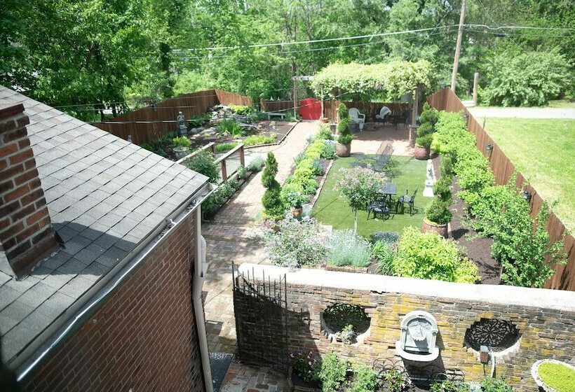 مبيت وإفطار Boonville Luxury Lodging