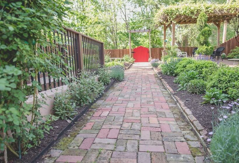 مبيت وإفطار Boonville Luxury Lodging