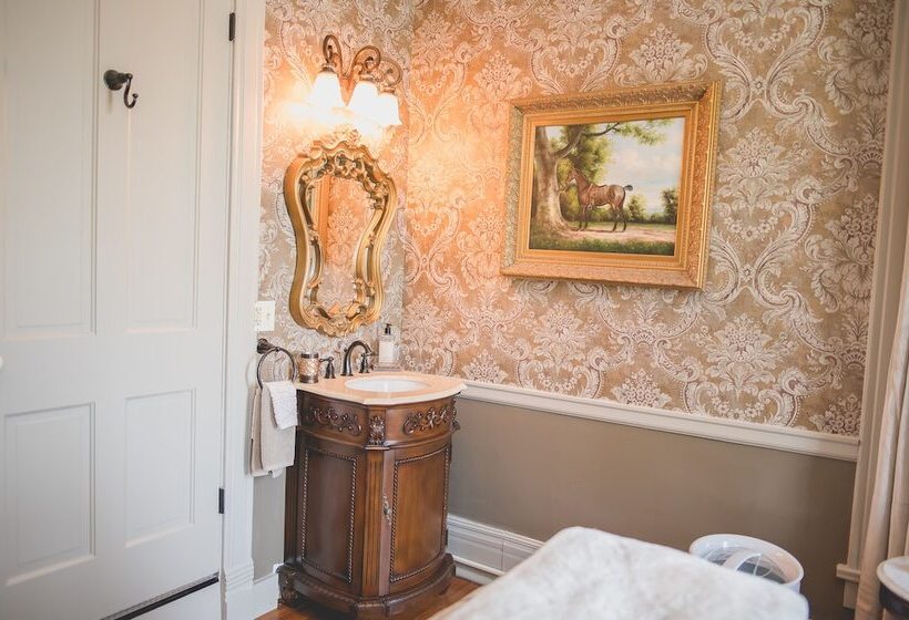 مبيت وإفطار Boonville Luxury Lodging