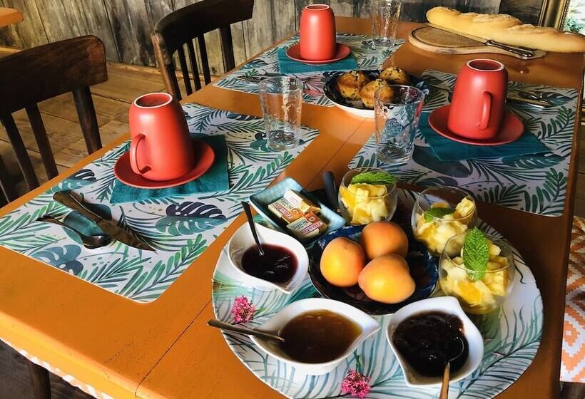 مبيت وإفطار La Placette Albigeoise