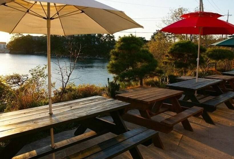 Buan Badatgaui Chueok Pension