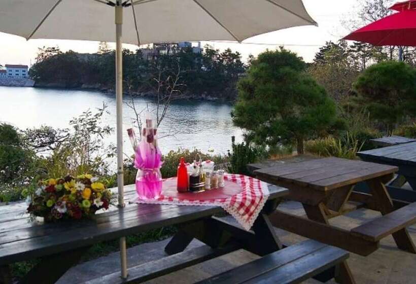 Buan Badatgaui Chueok Pension