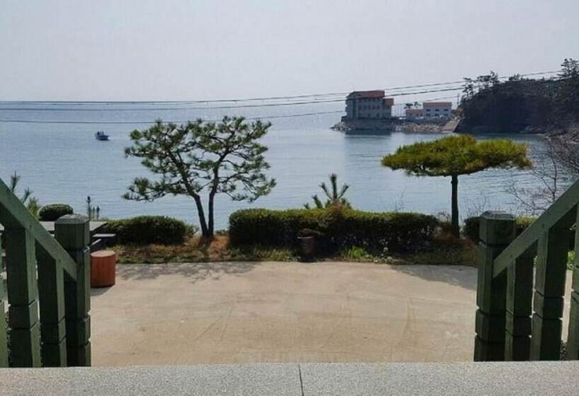 Buan Badatgaui Chueok Pension