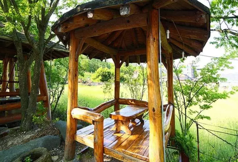Cheongsong Hwangto Bungalow Pension