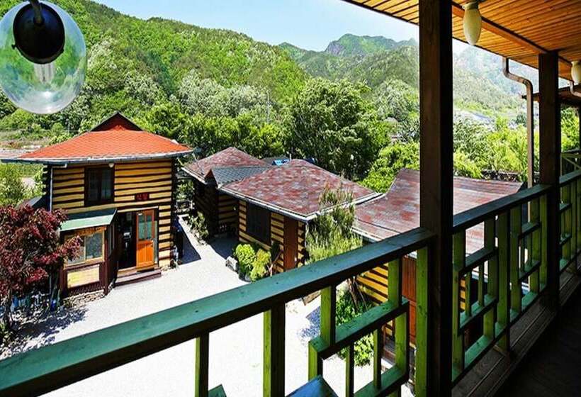 Cheongsong Hwangto Bungalow Pension