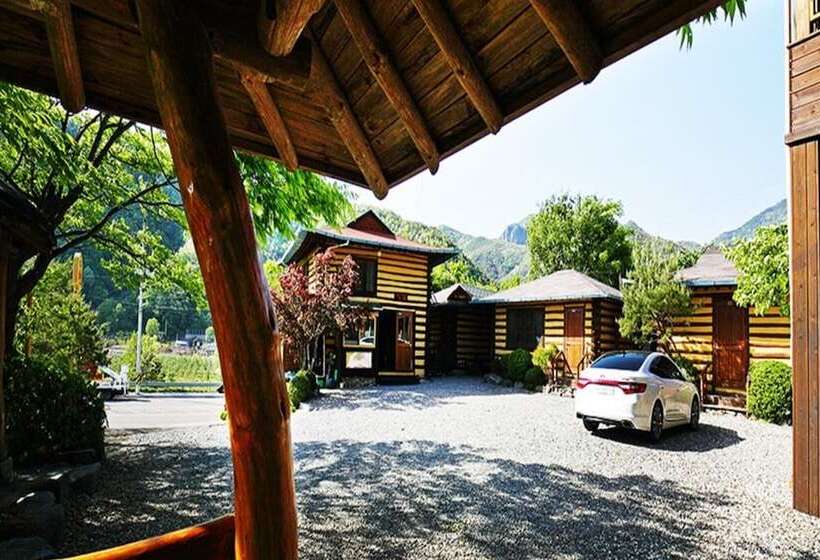 Cheongsong Hwangto Bungalow Pension