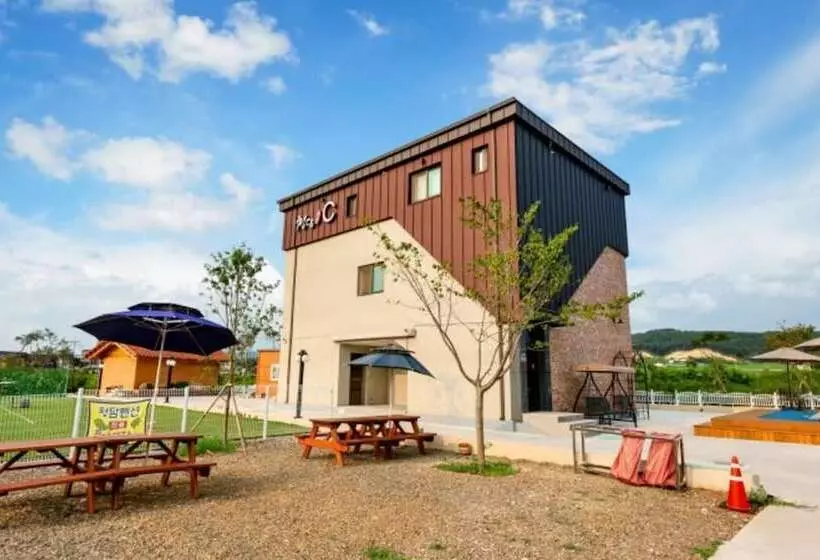 Gyeongju Cheongdam Pool Villa Pension