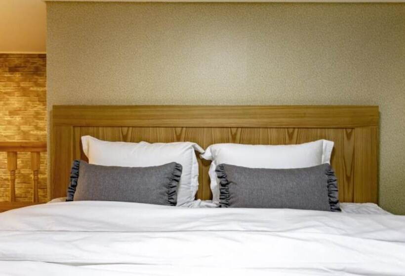 Gyeongju Cheongdam Pool Villa Pension