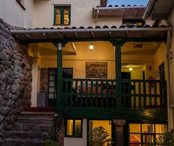 Hostal Corihuasi