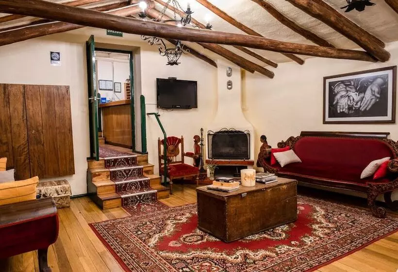 Hostal Corihuasi