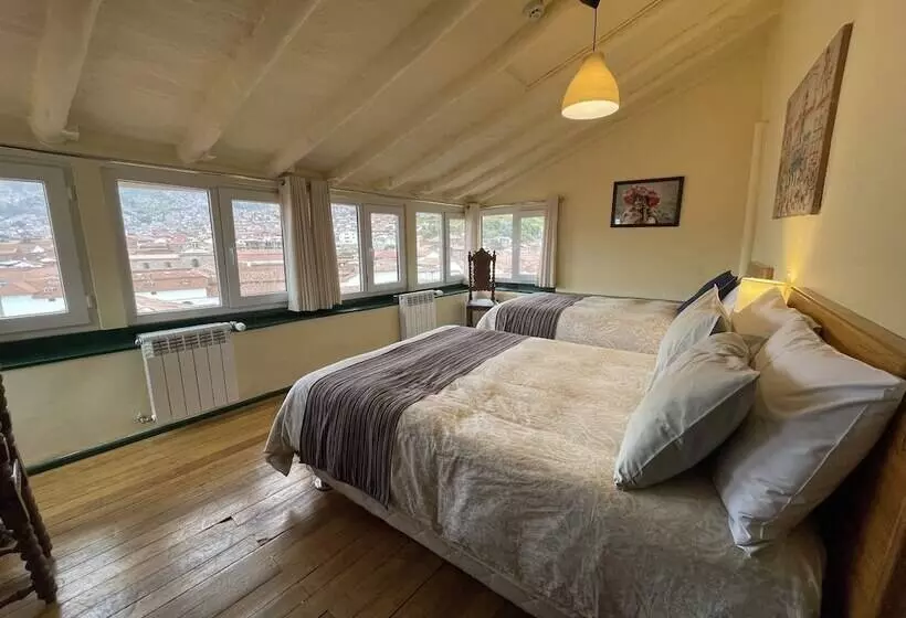 Hostal Corihuasi