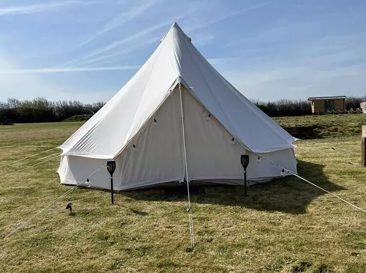 Hotelli Crooked Oaks Bell Tent Glamping In North Devon