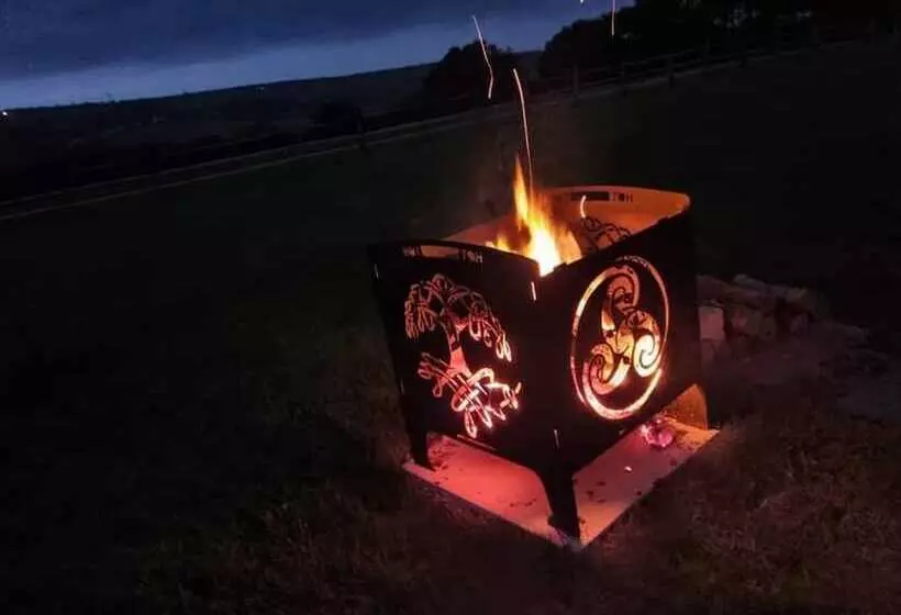 Hotelli Crooked Oaks Bell Tent Glamping In North Devon