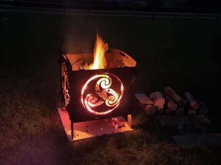 호텔 Crooked Oaks Bell Tent Glamping In North Devon