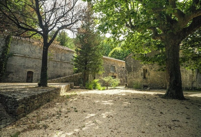 فندق Montrieux Le Hameau