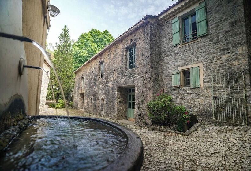 فندق Montrieux Le Hameau