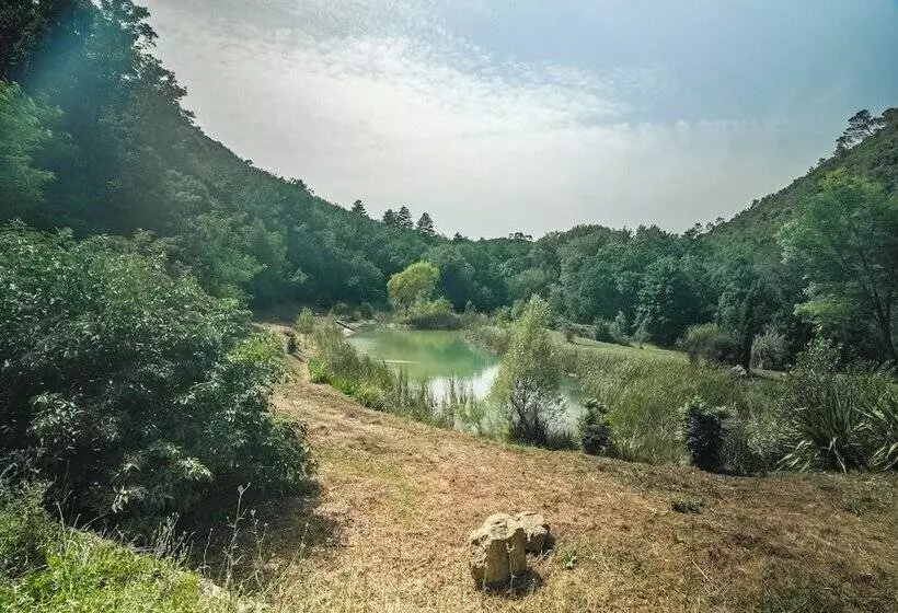 Hotelli Montrieux Le Hameau