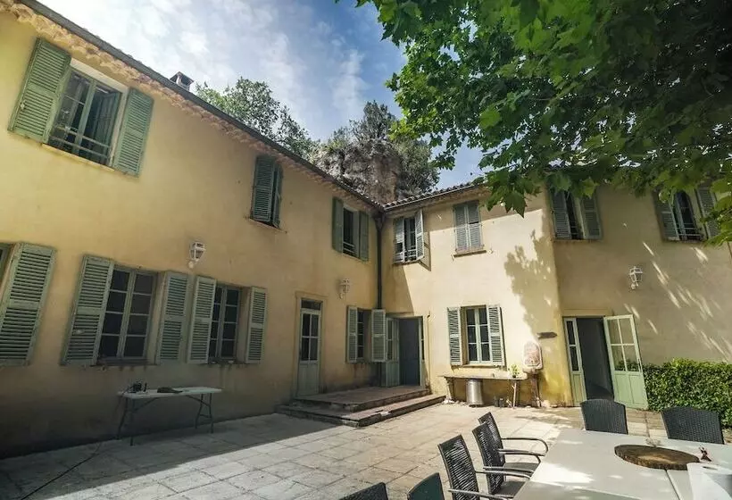 Hotelli Montrieux Le Hameau