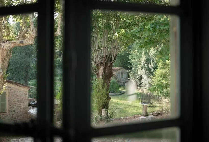 Hotelli Montrieux Le Hameau