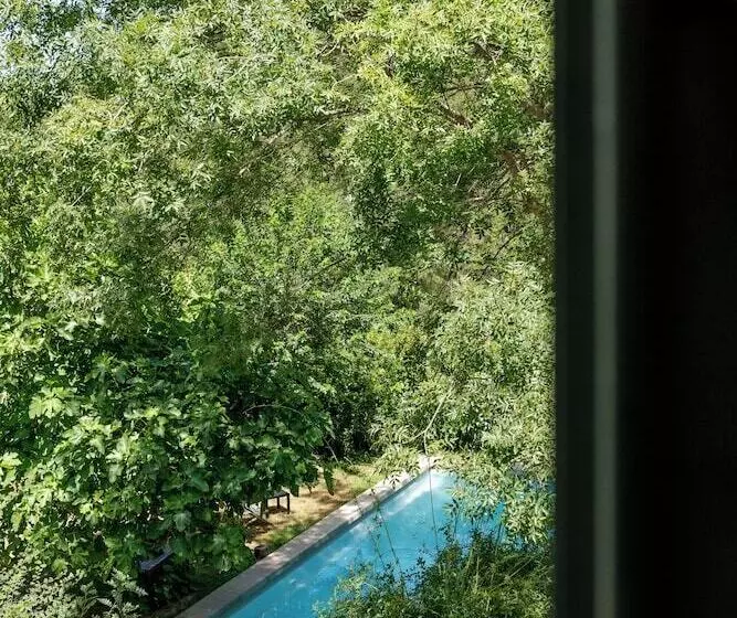 Hotelli Montrieux Le Hameau