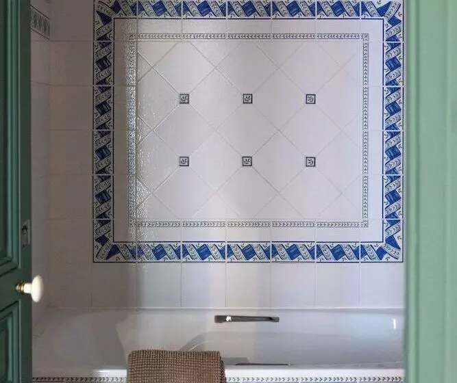 Hotelli Montrieux Le Hameau