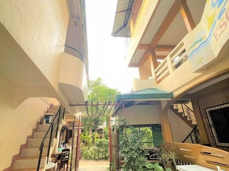 هتل Oyo 876 Escurel Inn Boracay