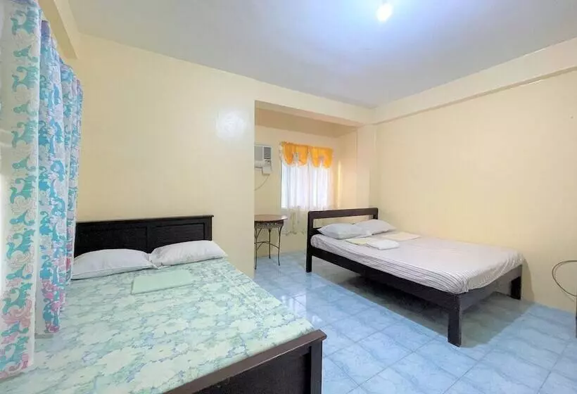 هتل Oyo 876 Escurel Inn Boracay