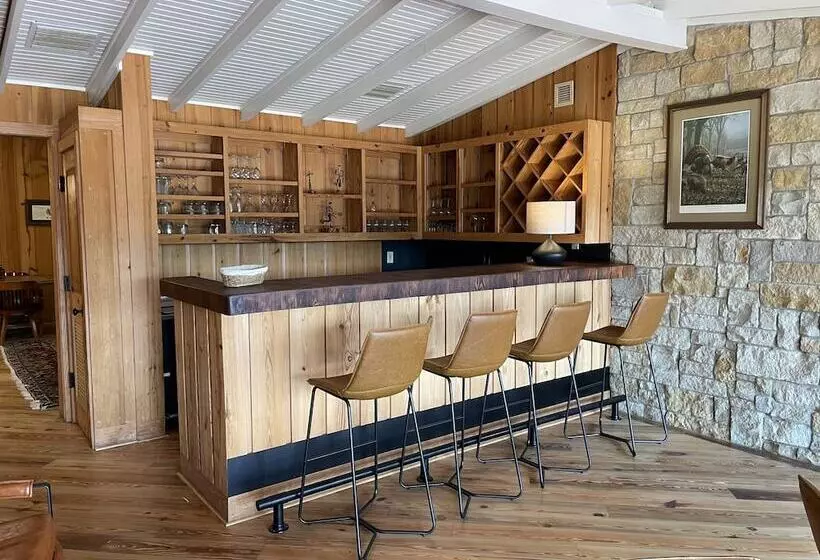 ホテル Scrappin Valley Lodge