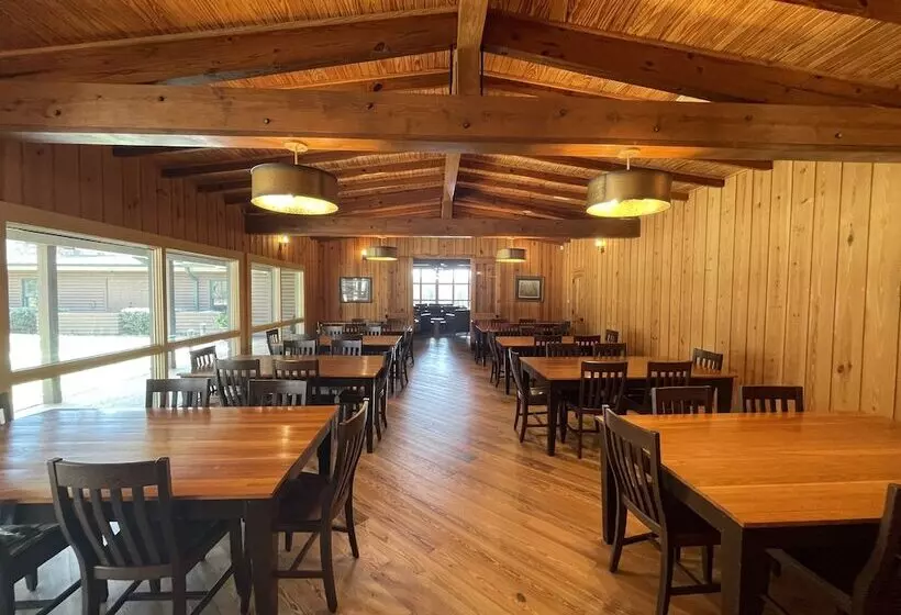 ホテル Scrappin Valley Lodge