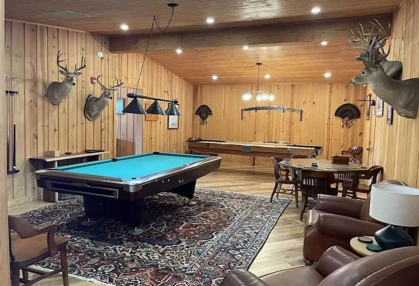 ホテル Scrappin Valley Lodge