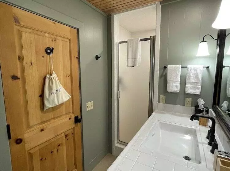 ホテル Scrappin Valley Lodge