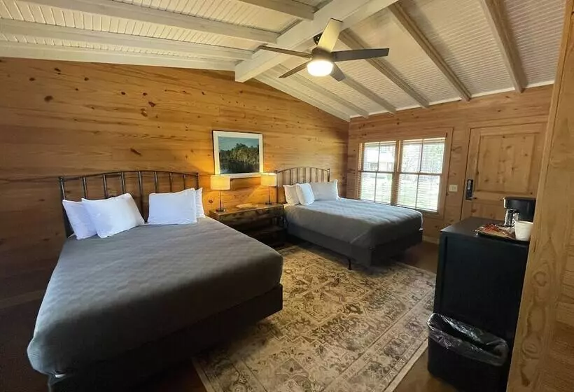 ホテル Scrappin Valley Lodge