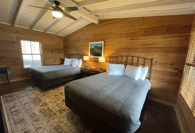ホテル Scrappin Valley Lodge