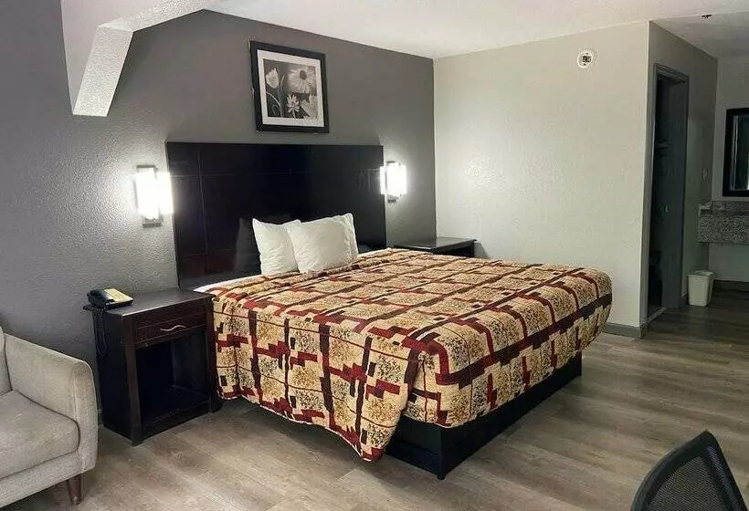 Hotelli Speedway Inn & Suites