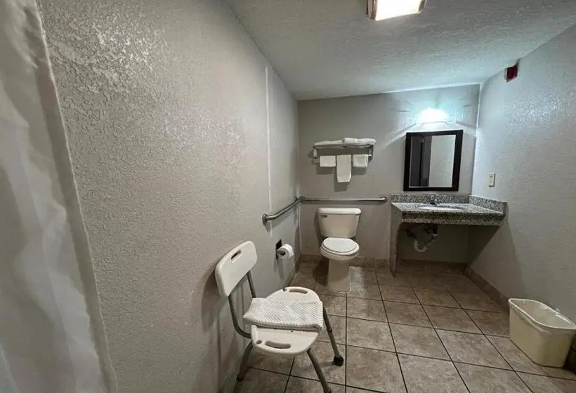 ホテル Speedway Inn & Suites