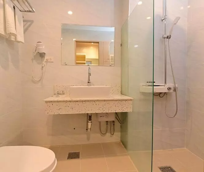 Hotelli T Shine Resort And Spa