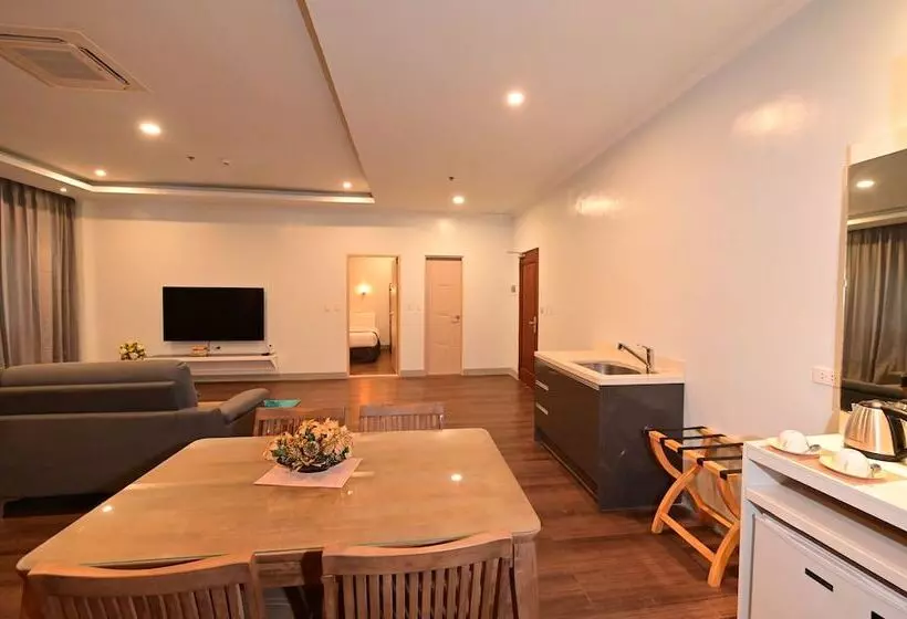 Hotelli T Shine Resort And Spa