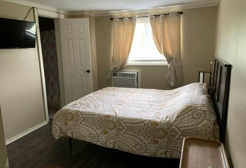 호텔 The Travelers Inn