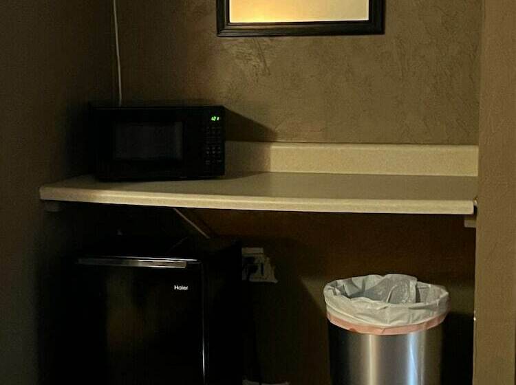 호텔 The Travelers Inn