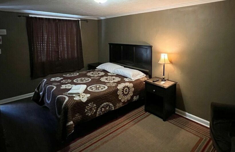 호텔 The Travelers Inn