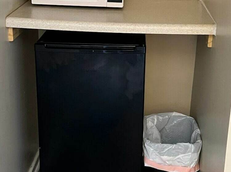 호텔 The Travelers Inn