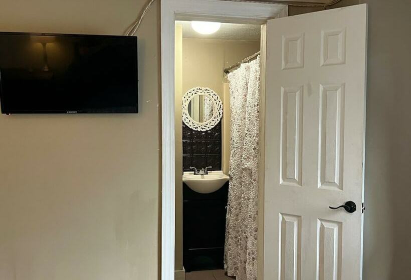 호텔 The Travelers Inn