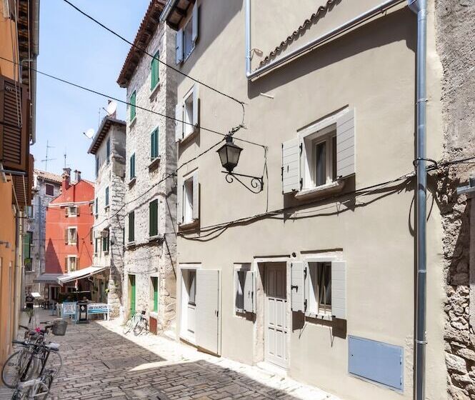 ペンション Calnova Suites