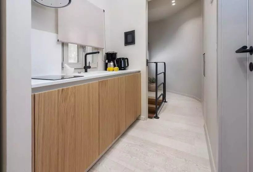 ペンション Calnova Suites